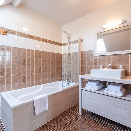 מלון L'orangerie 3*